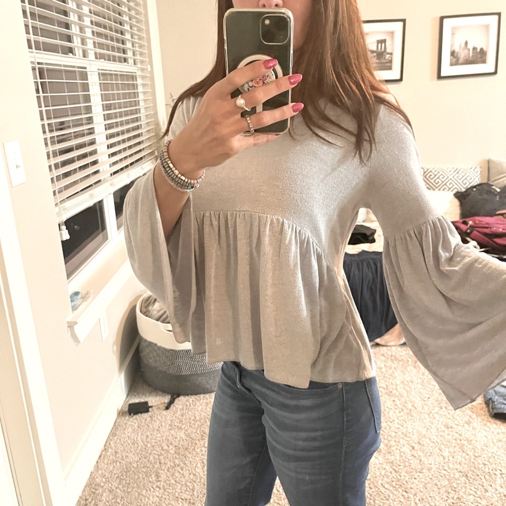 Boutique boho top bell sleeves size small